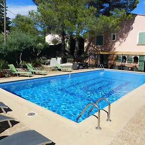 https://le-rouge-gorge.fr-provencehotel.com