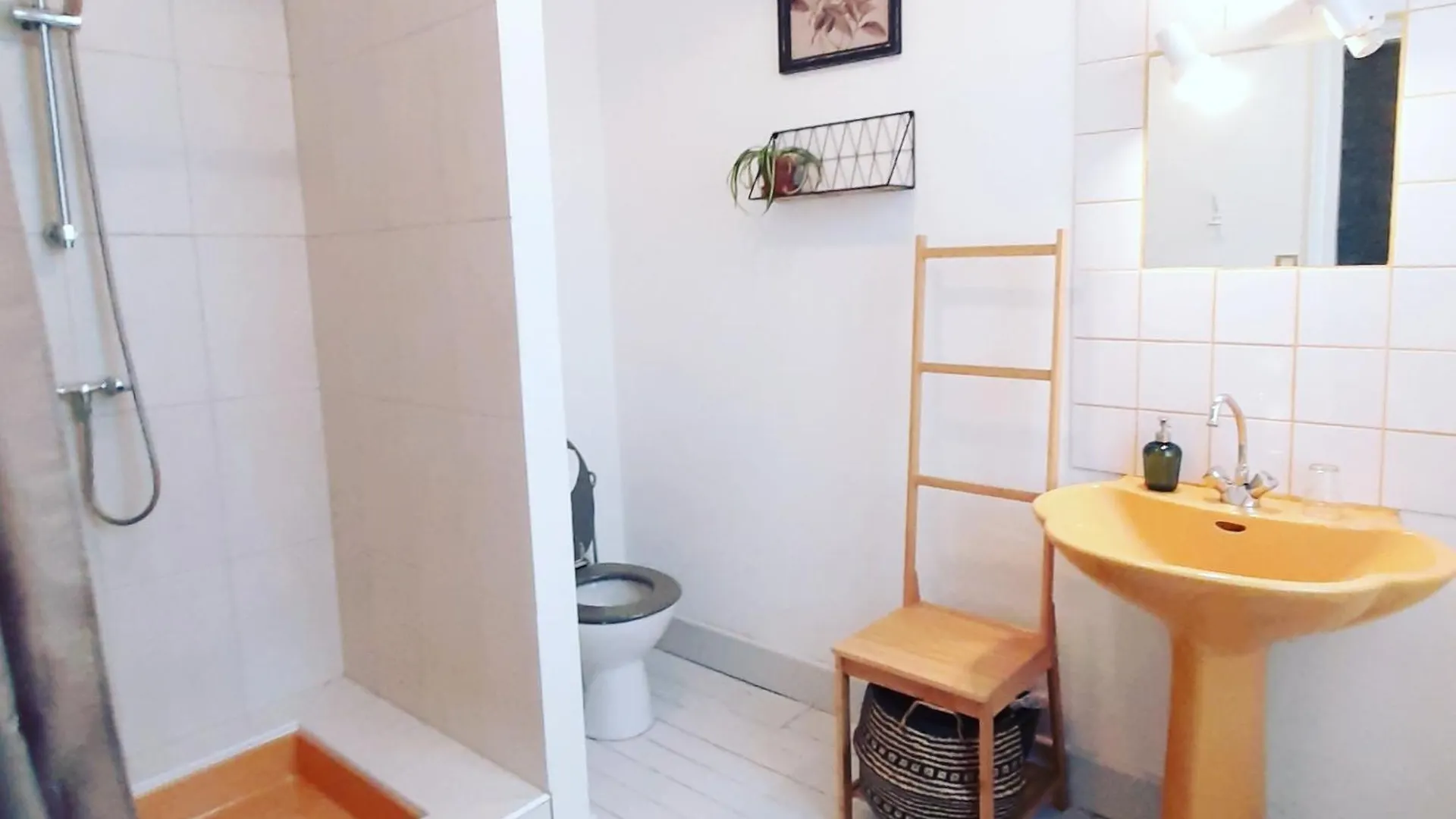 Maison Saint James Montelimar Guest house